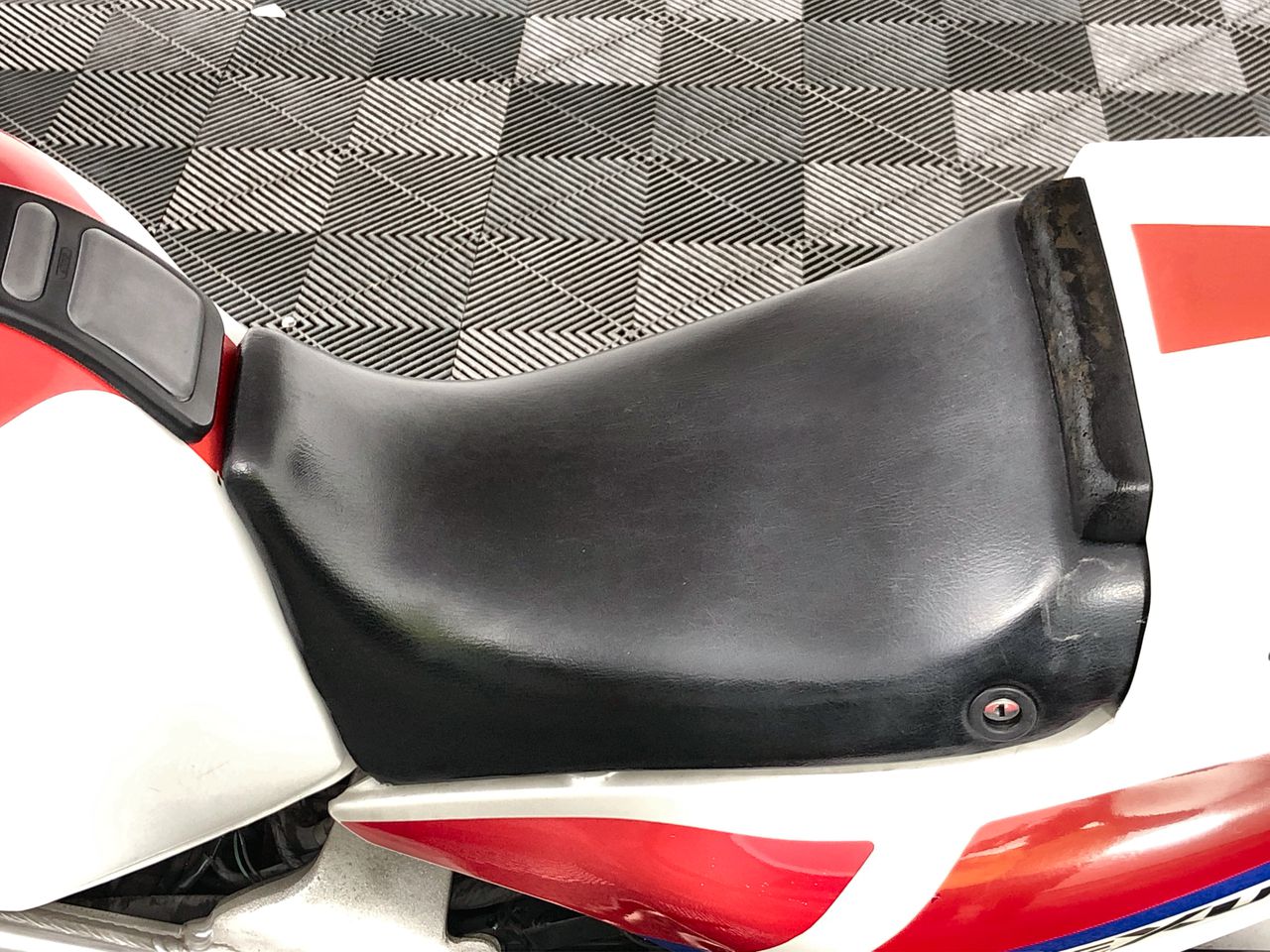 1/10 Oz 999.5 Silver Red Kangaroo & Joey 2025 Australian Bullion