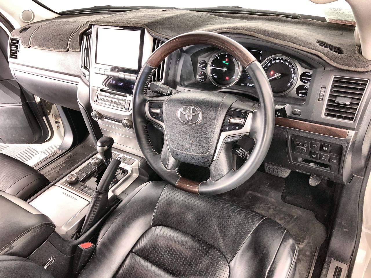 2024 LDV D90 Executive Petrol