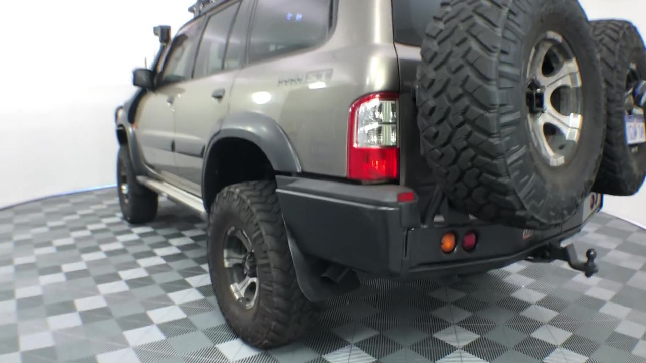 6-7mm White Pearl & Rhinestone Real Platinum Plated Bracelet