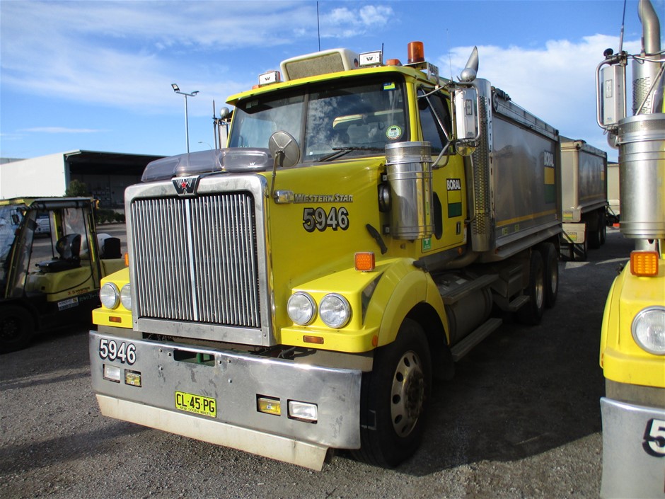 1951 Australia Pre decimal Silver Florin Scarce