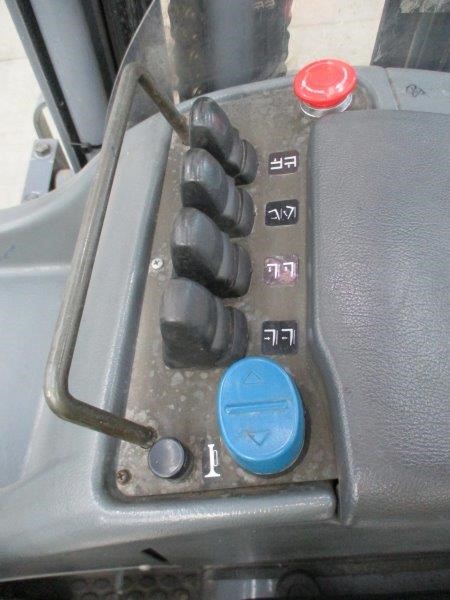 <p>2014 Isuzu NPR 300   4x2 Tipper</p>