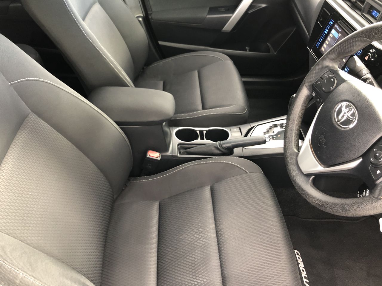 2018 Volvo XC60 T5 MOMENTUM Automatic - 8 Speed Wagon