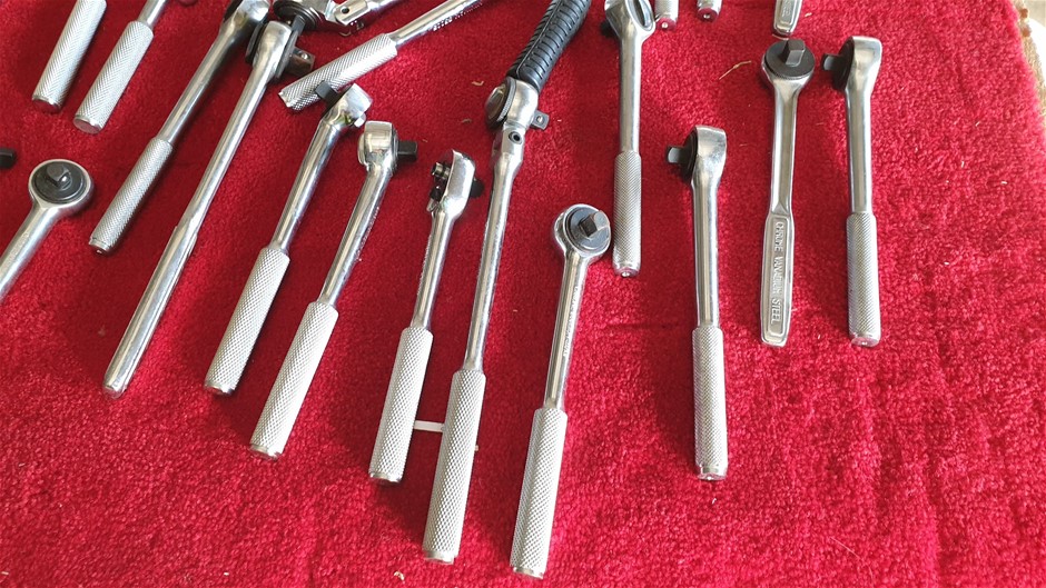 Bulk items, gold diamonds, silver coins