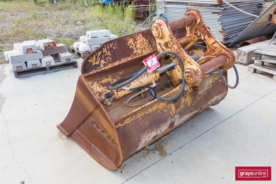 Titan Excavator Swivel Bucket Auction (00075041215) Grays Australia