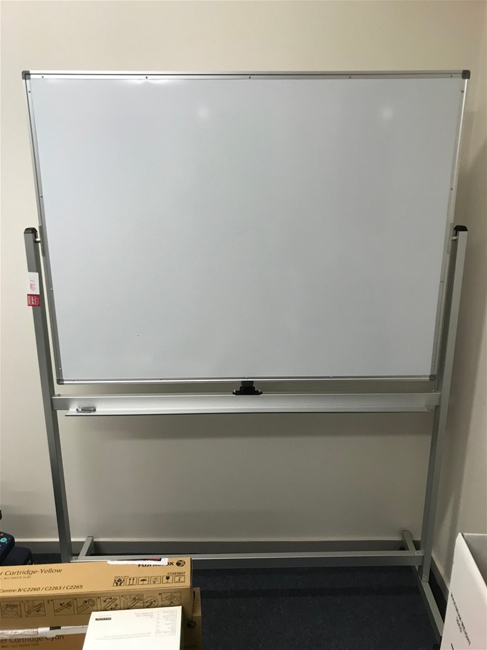 Quantity of 200 1800mm Star Pickets(Unused),