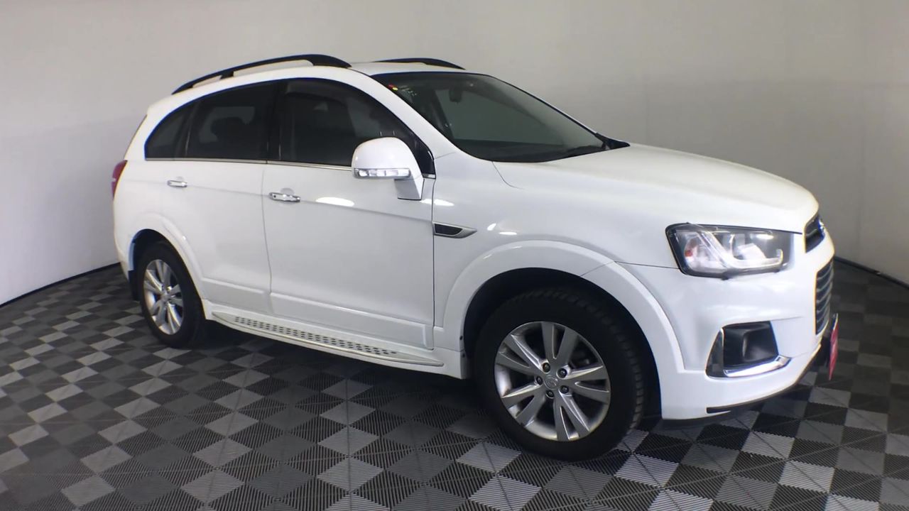 0.08 carat 5 round white diamonds