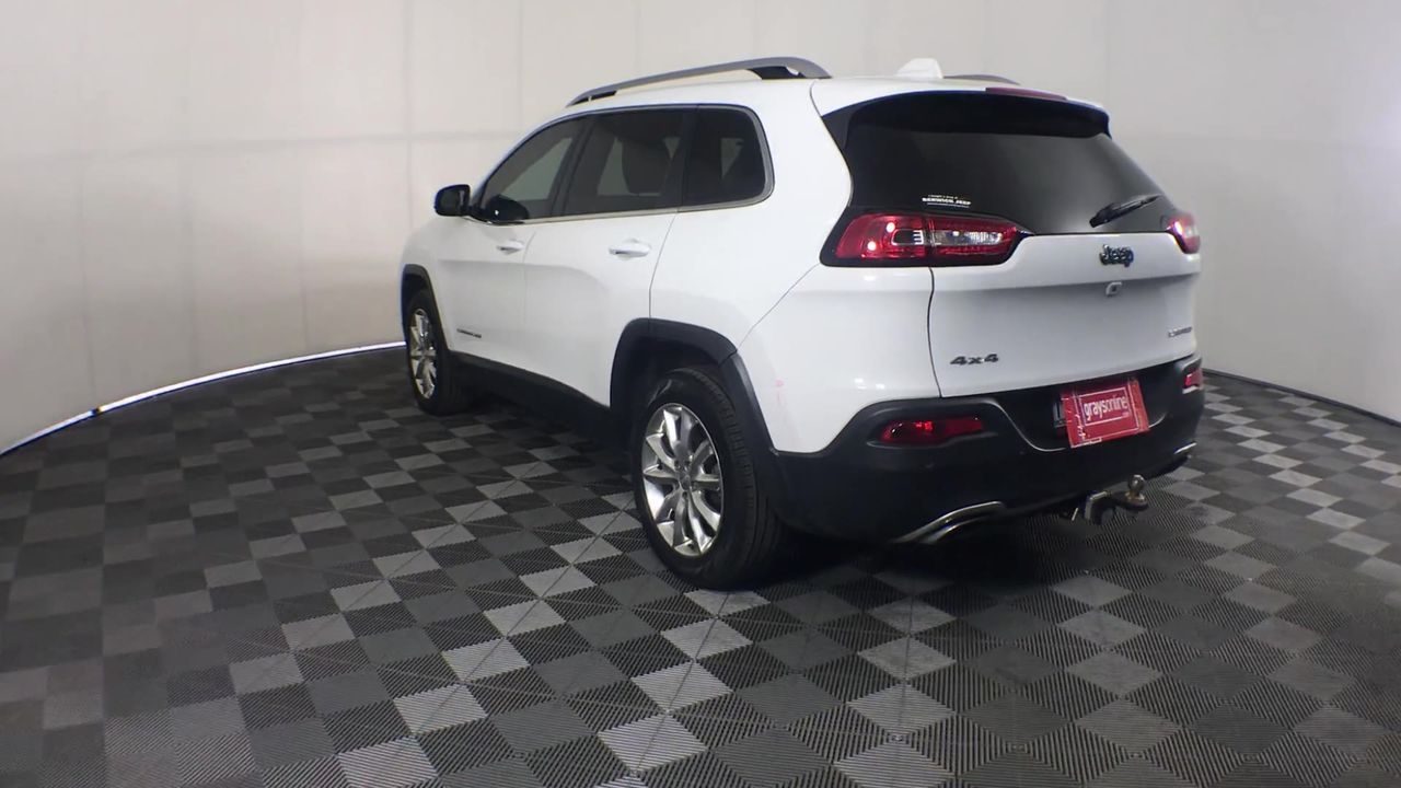 Quantity of 1 17.5-25 Earthmoving Tyre(Unused)