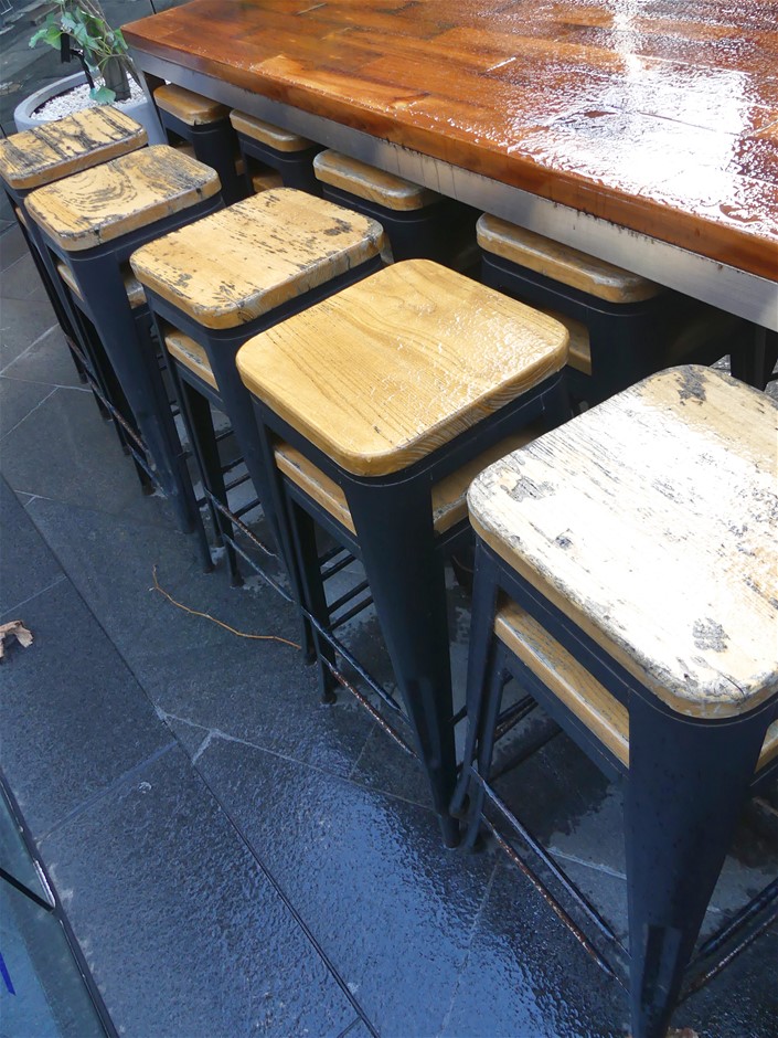 <p>Quantity of 8 Galvanized 6 Rail Panels(Unused),</p>