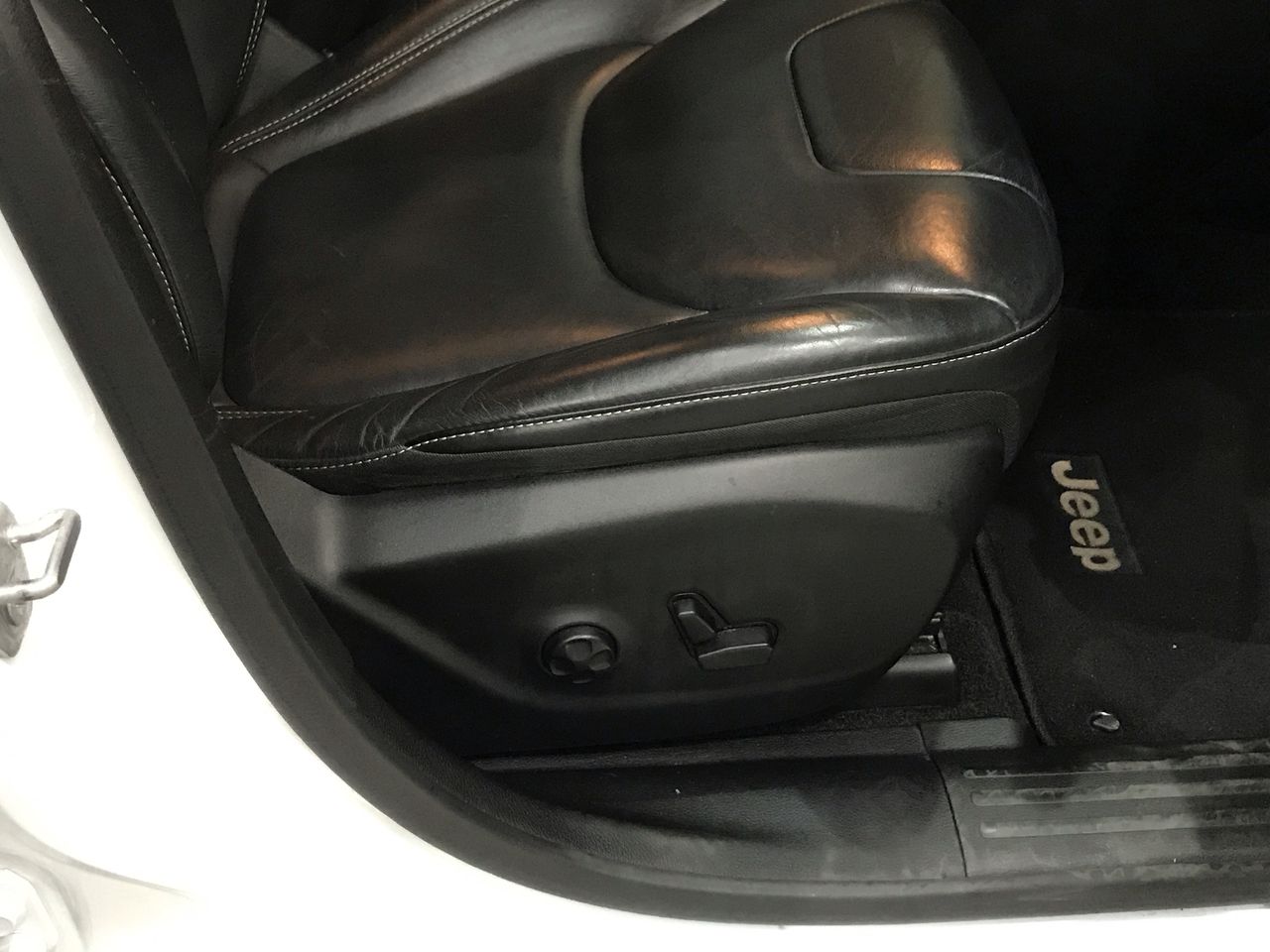 DeWALT 18V 5.0Ah XR Li-Ion Cordless Slide Battery. NB: Not in Original Box.