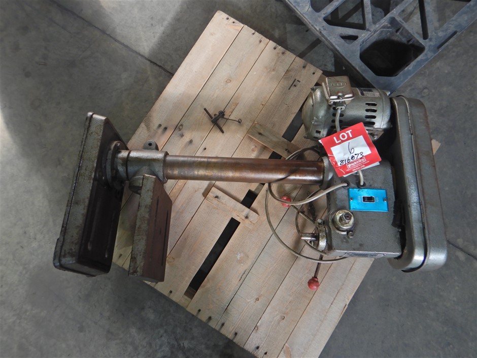 BOSTITCH 32-64mm Pneumatic Coil Nailer. NB: Minor use.