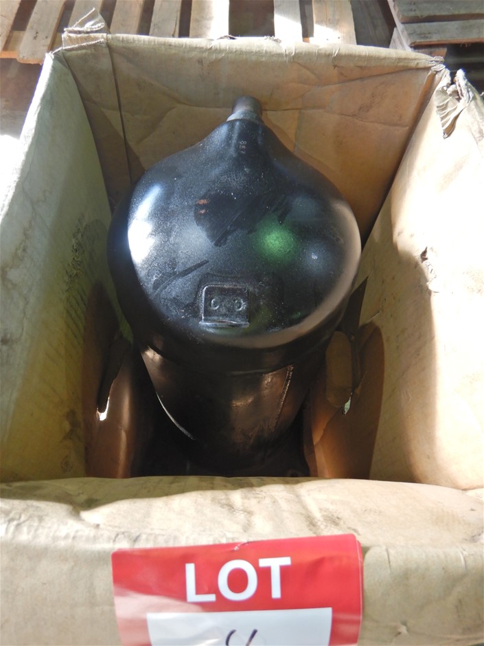 <p>1 x Wall Basin/Bath Mixer (Unused)</p>