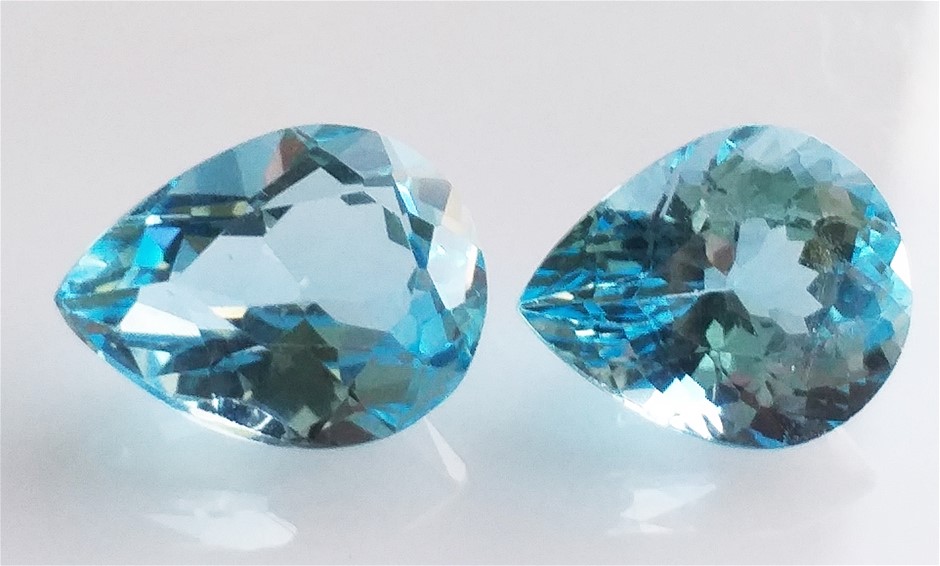 Approx 37 Ct of Loose Boulder Opal Chips (Coober Peby) In glass disp/bottle