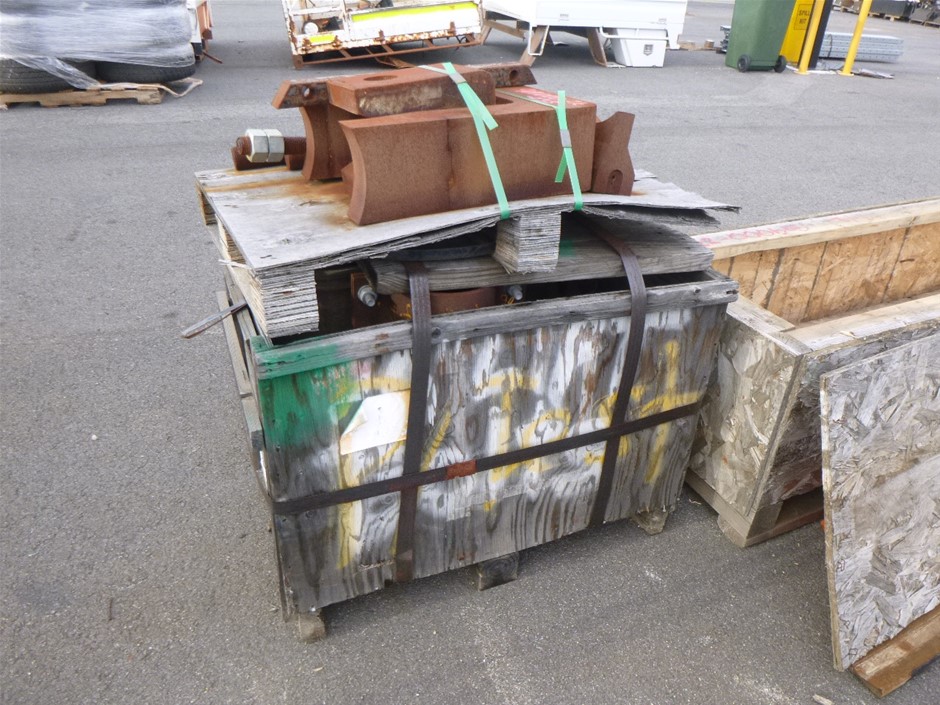 Quantity of 400 1800mm Star Pickets(Unused),