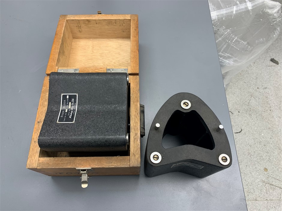 Quantity of 400 1800mm Star Pickets ( Unused),