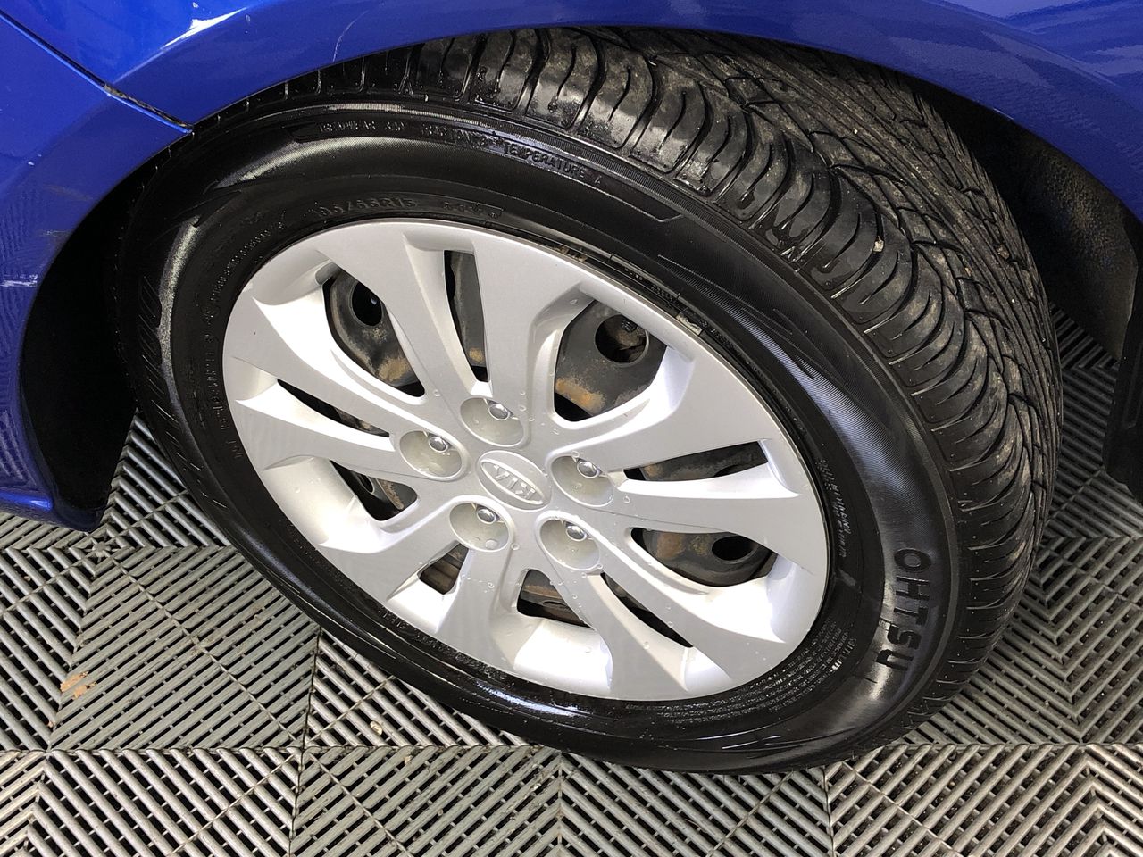 Quantity of 2 23.5-25 Earthmoving Tyres(Unused)