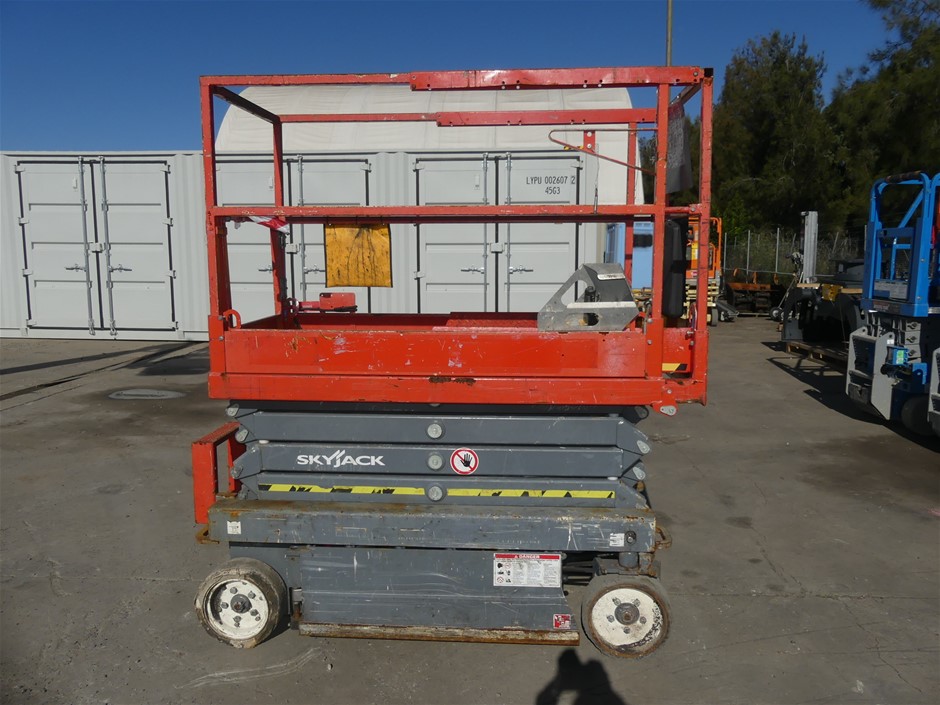 2014 SkyJack SJIII3219 Electric Scissor Lift Serial No 2206 Auction