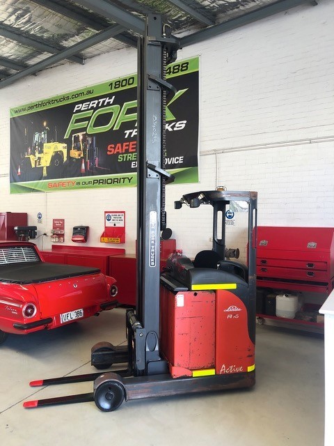 2002 Linde R16N Ride On Reach Forklift Auction (0001-9017408) | Grays ...