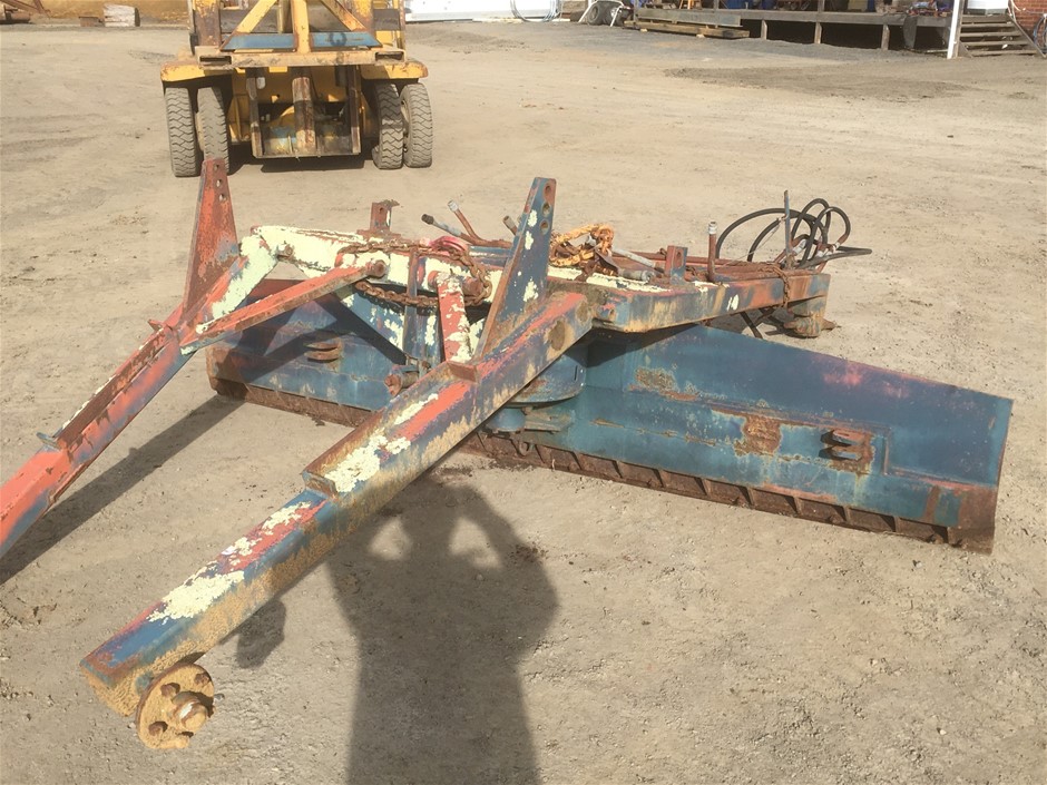 Land Leveler Grader Blade Tow Behind Attachment Auction (00373017601