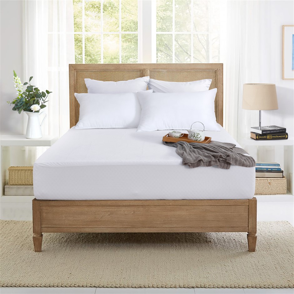 Dreamaker Bamboo Terry waterproof mattre