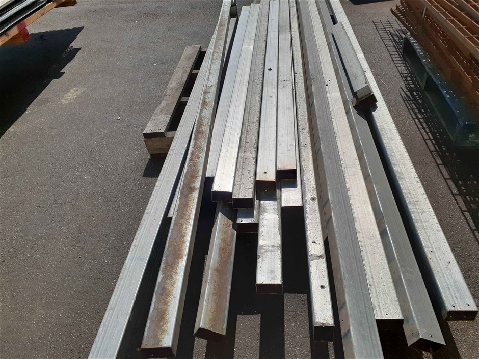 Quantity of Steel Posts Auction (00279018423) Grays Australia