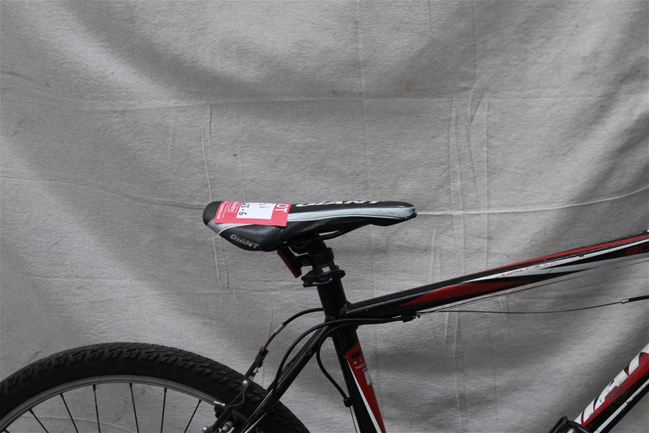 men's giant boulder mountain bike