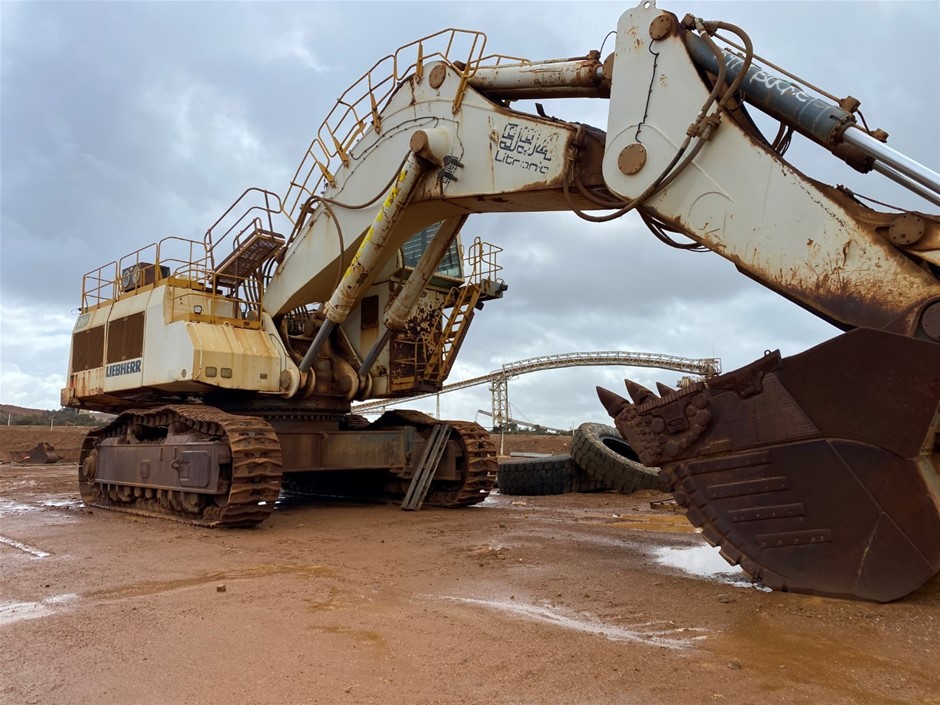2006 Liebherr R994-200 Track Excavator with Bucket