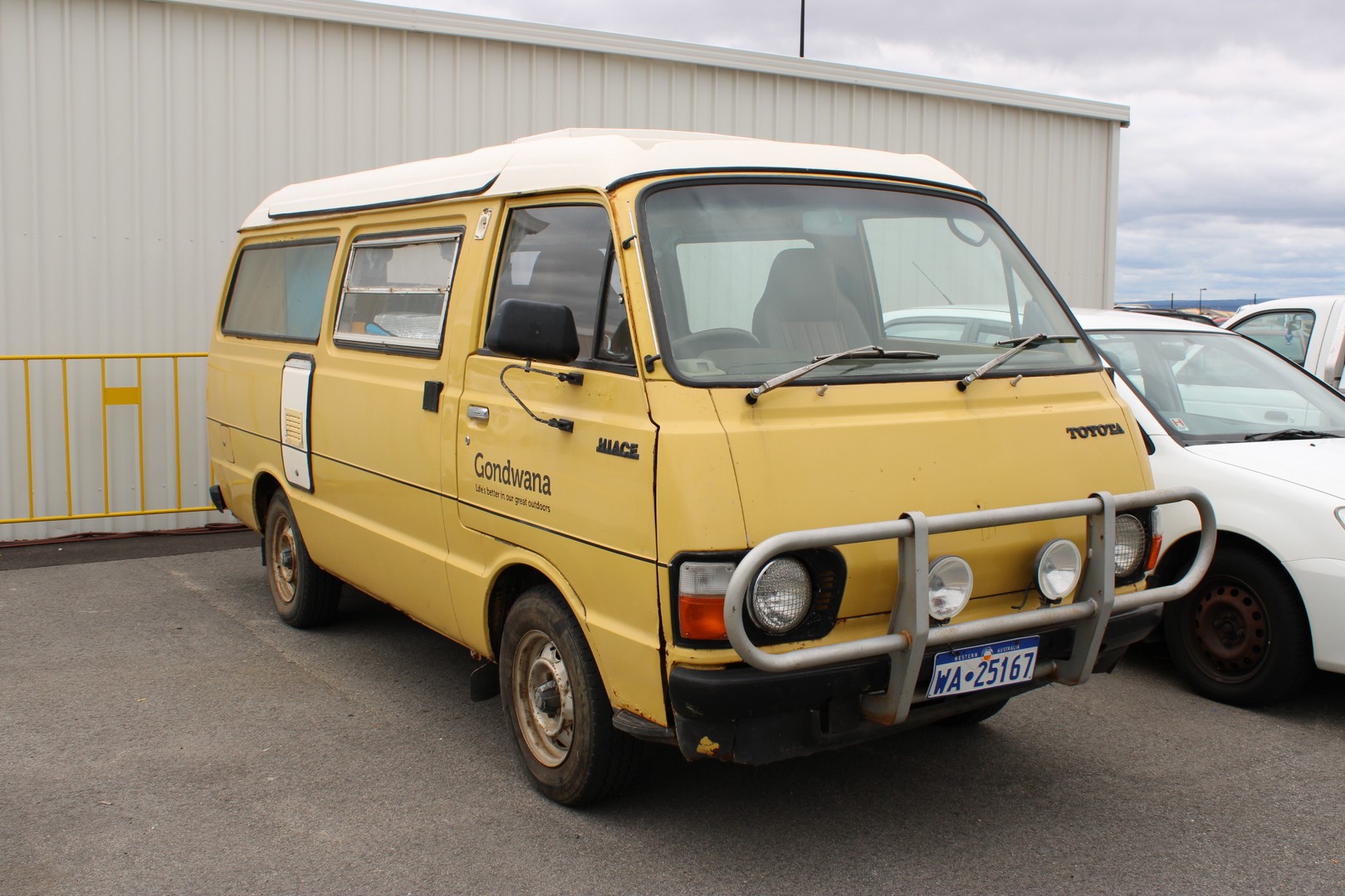 Toyota hiace 1977