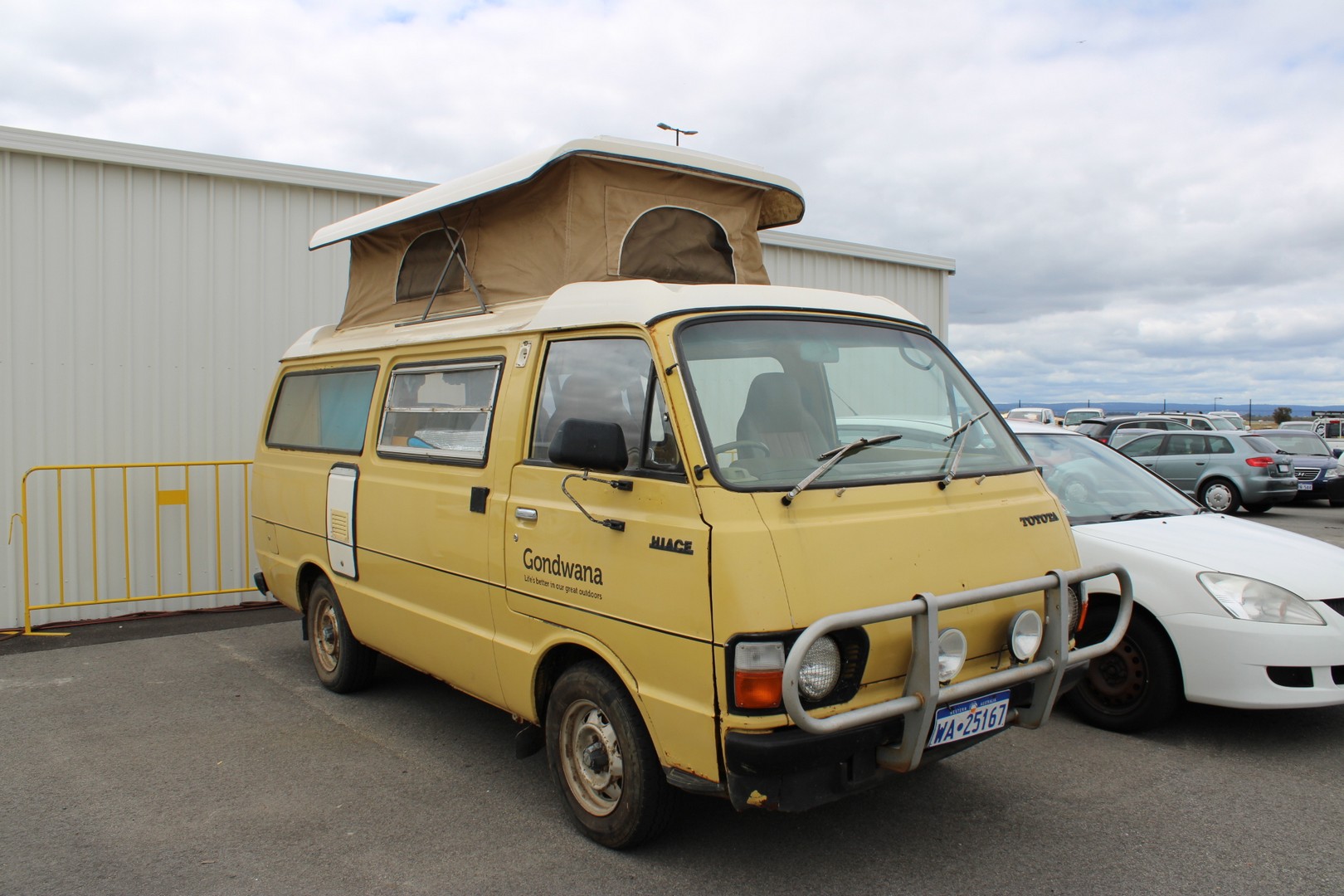 Toyota hiace 1977