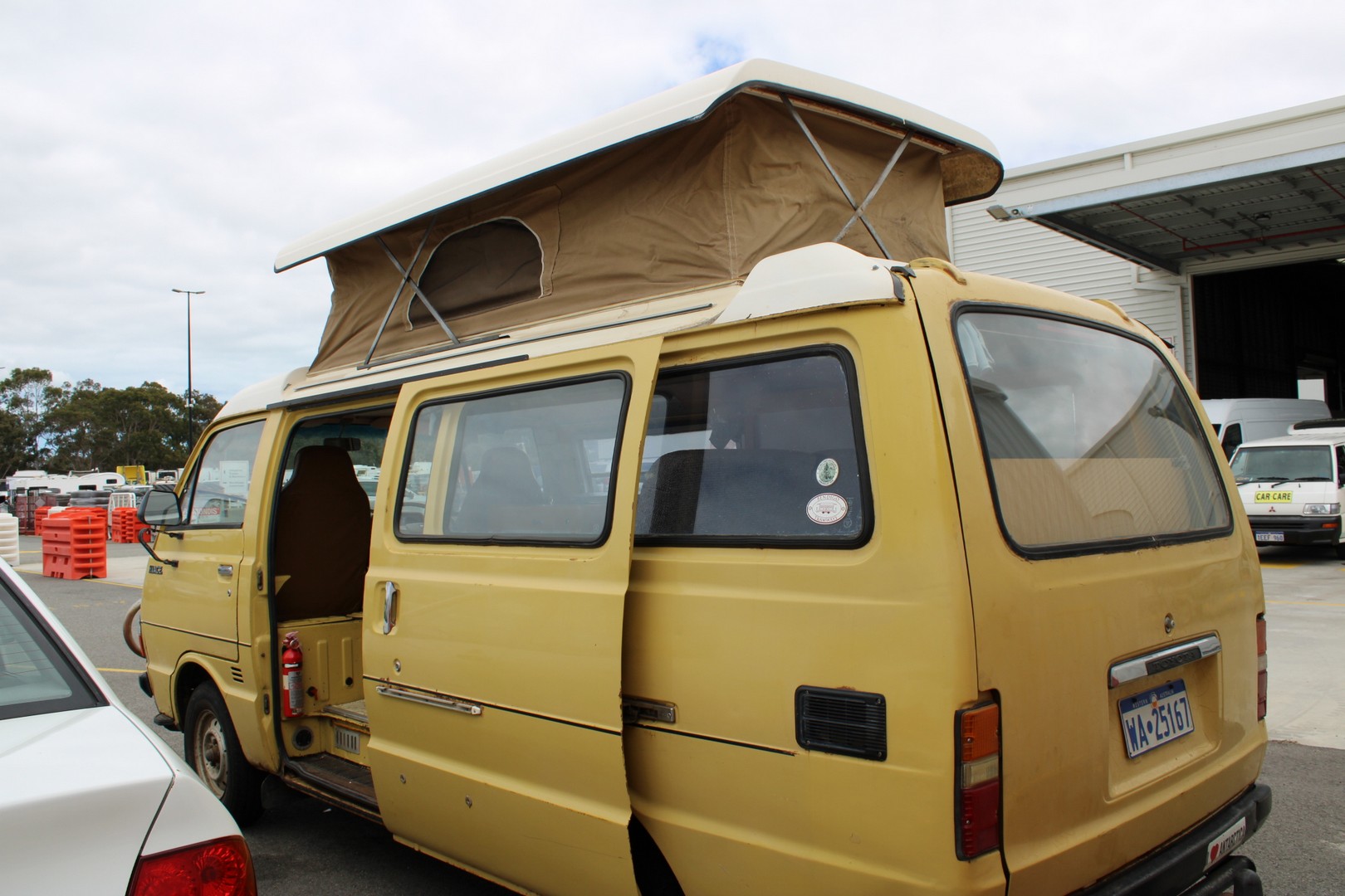 Toyota hiace 1977