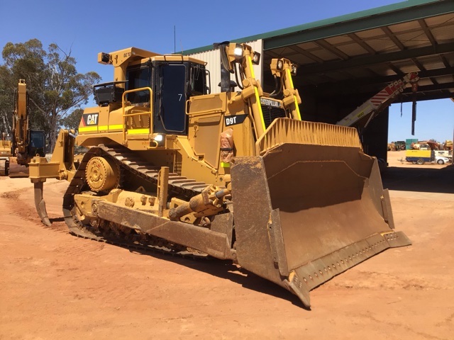 2007 Caterpillar D9T Crawler Dozer with SU Blade & Multi Tyne Ripper ...