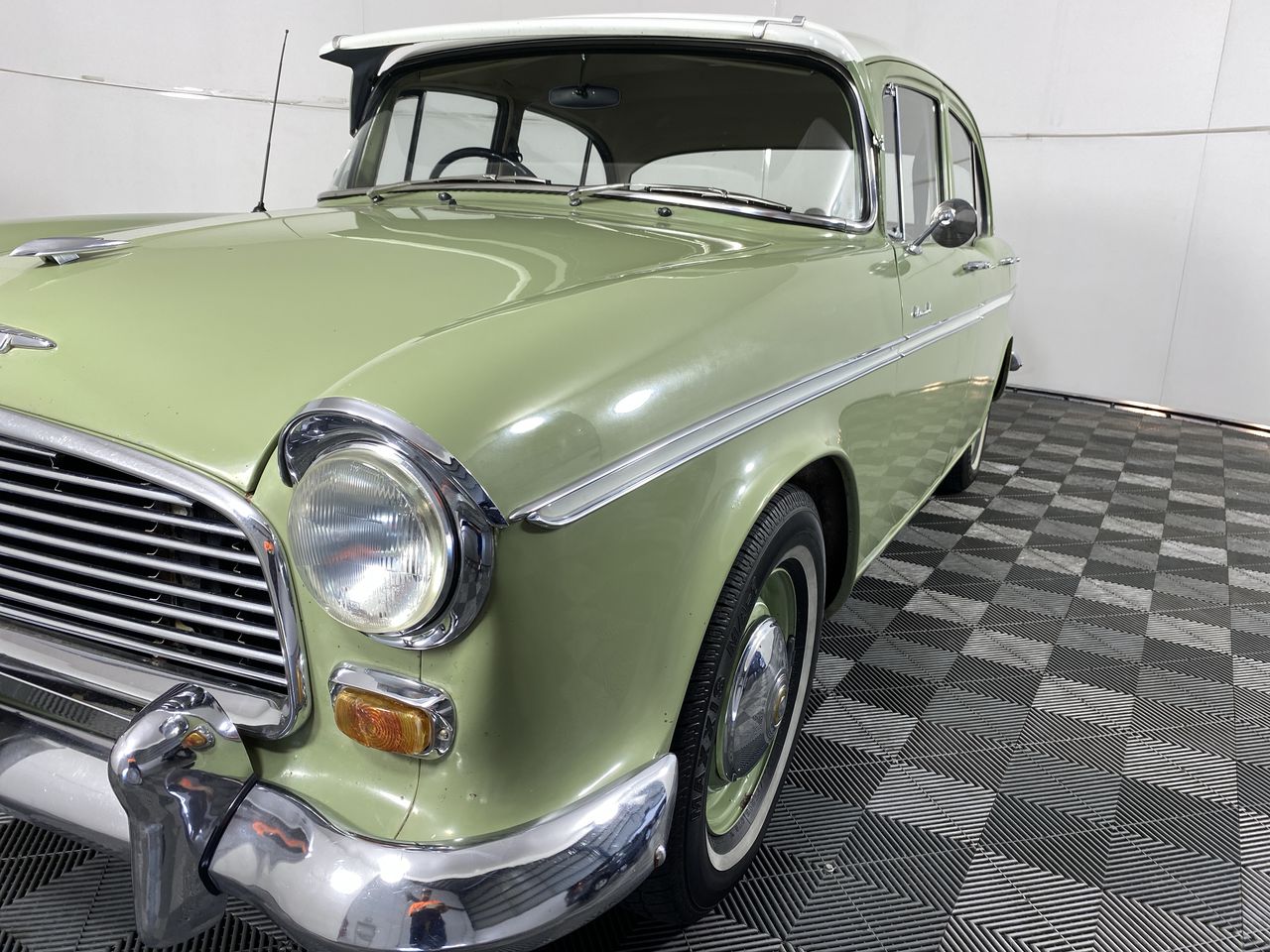 1961 HUMBER HAWK Automatic Sedan Auction (000150006349) Grays Australia