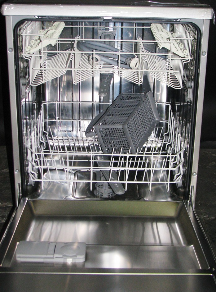 Blanco 60cm Stainless Steel Freestanding Dishwasher. Model BFDWC65X