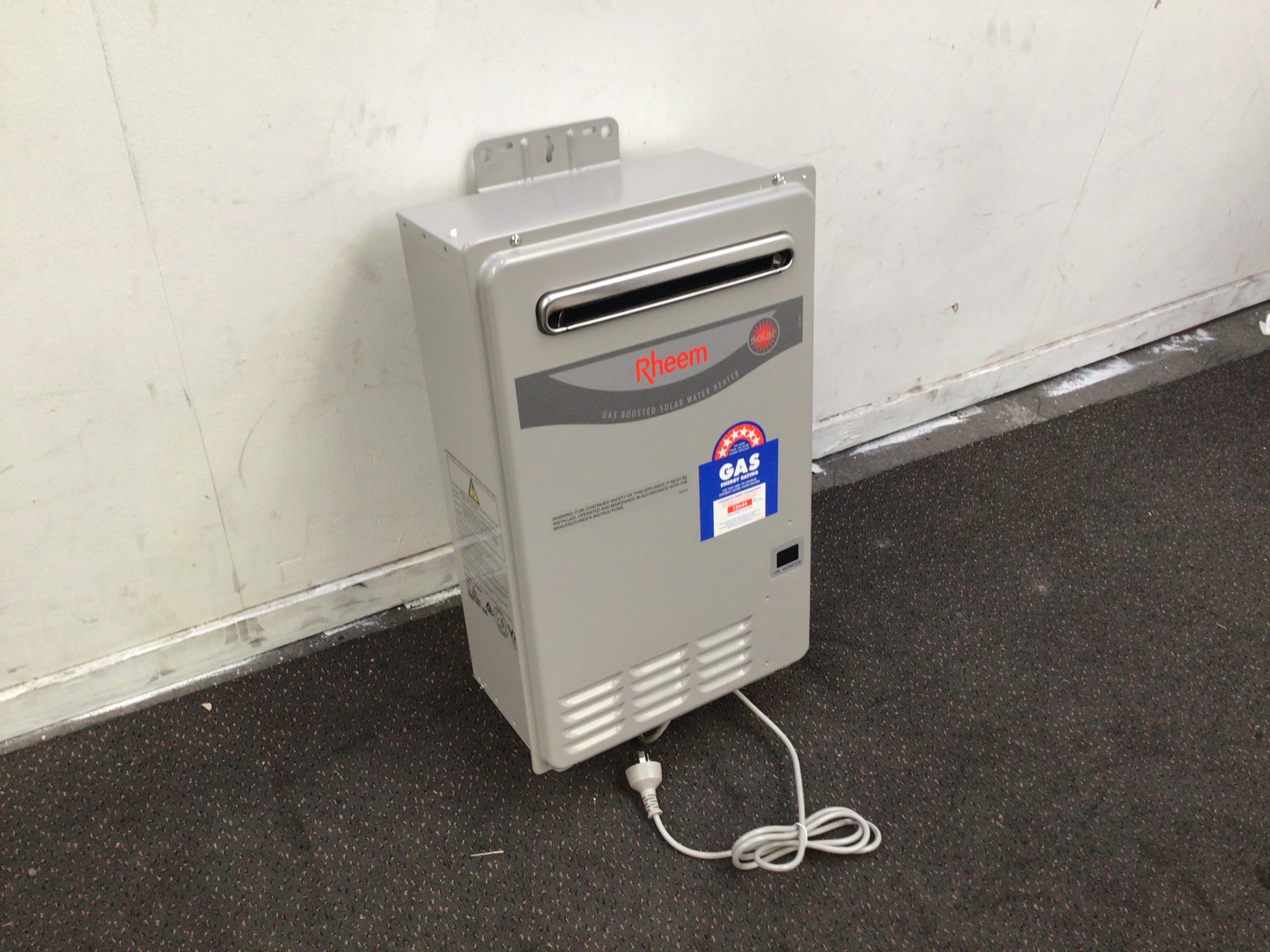 Rheem Gas Boosted Solar Water Heater Auction (0003-7029565) | Grays  Australia