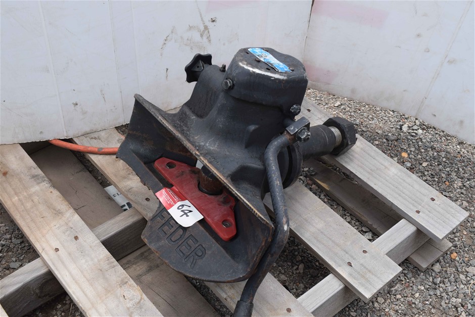 Ring Feeder Truck Trailer Tow Hitch Auction (00649020878) Grays