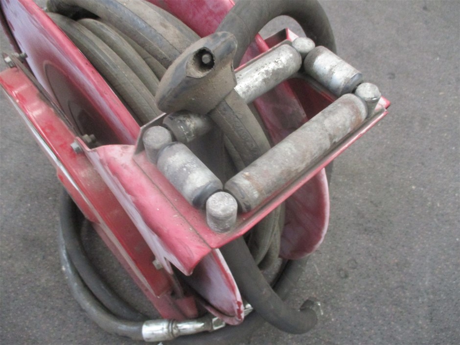 Alemite HP Grease Gun Hose Reel Pneumatic with Lincoln Grease Gun Auction (00247029914) Grays