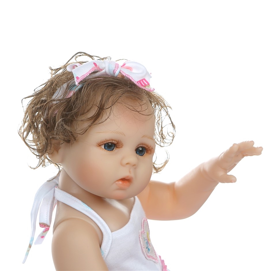 La poupée réaliste en 40 photos stupéfiantes  Baby girl dolls, Real baby  dolls, Reborn baby girl
