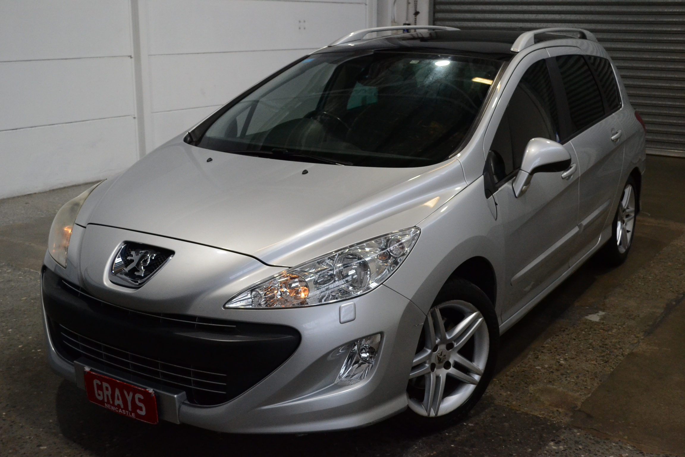 Peugeot 308 2010 год