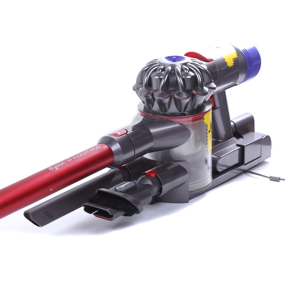 DYSON V7 Motorhead Cordless Vacuum Cleaner. N.B. Has been used. (SN