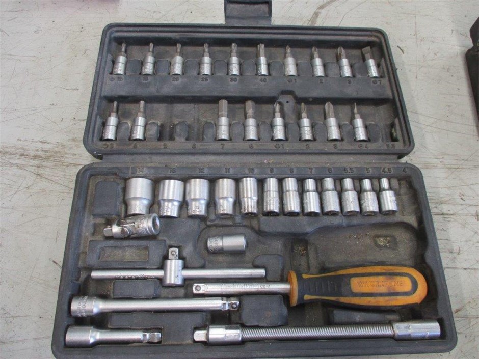 Workzone Screwdriver/Socket Set Auction (00583018908) Grays Australia