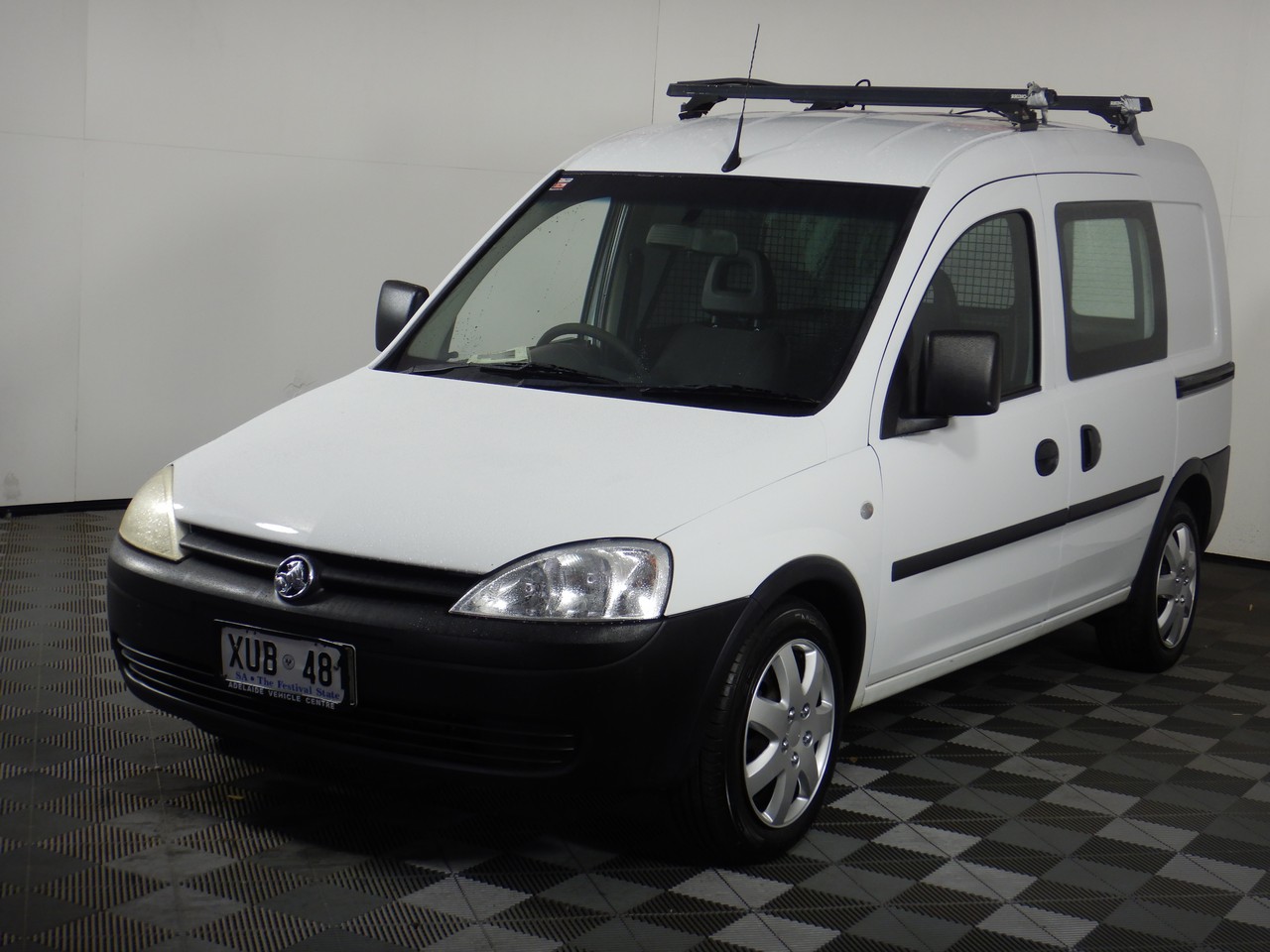 2008 Holden Combo XC Manual Van Auction (000160025364) Grays Australia