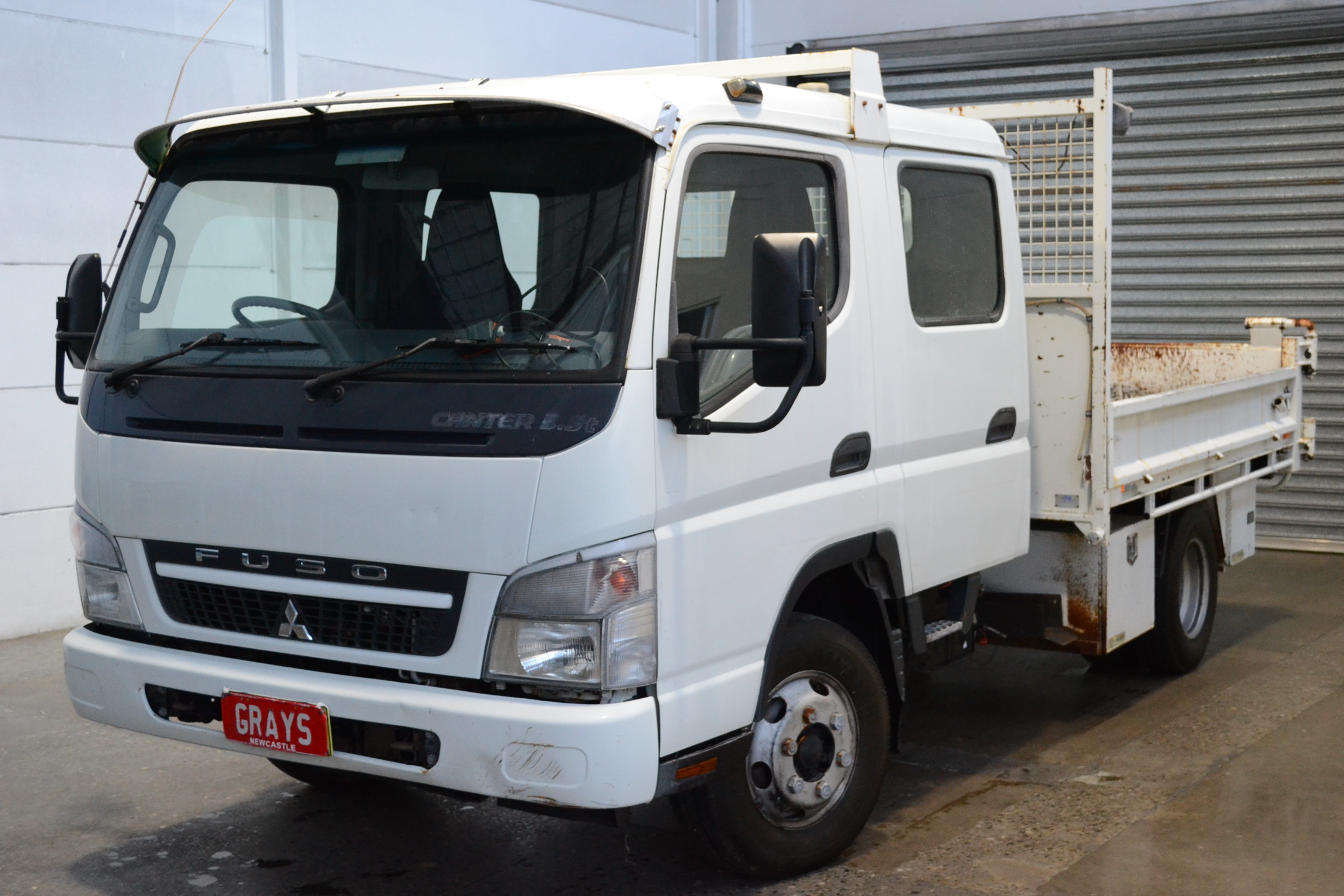 Mitsubishi Fuso Canter manual 7 Seats Tipper Auction (0001-10067894 ...