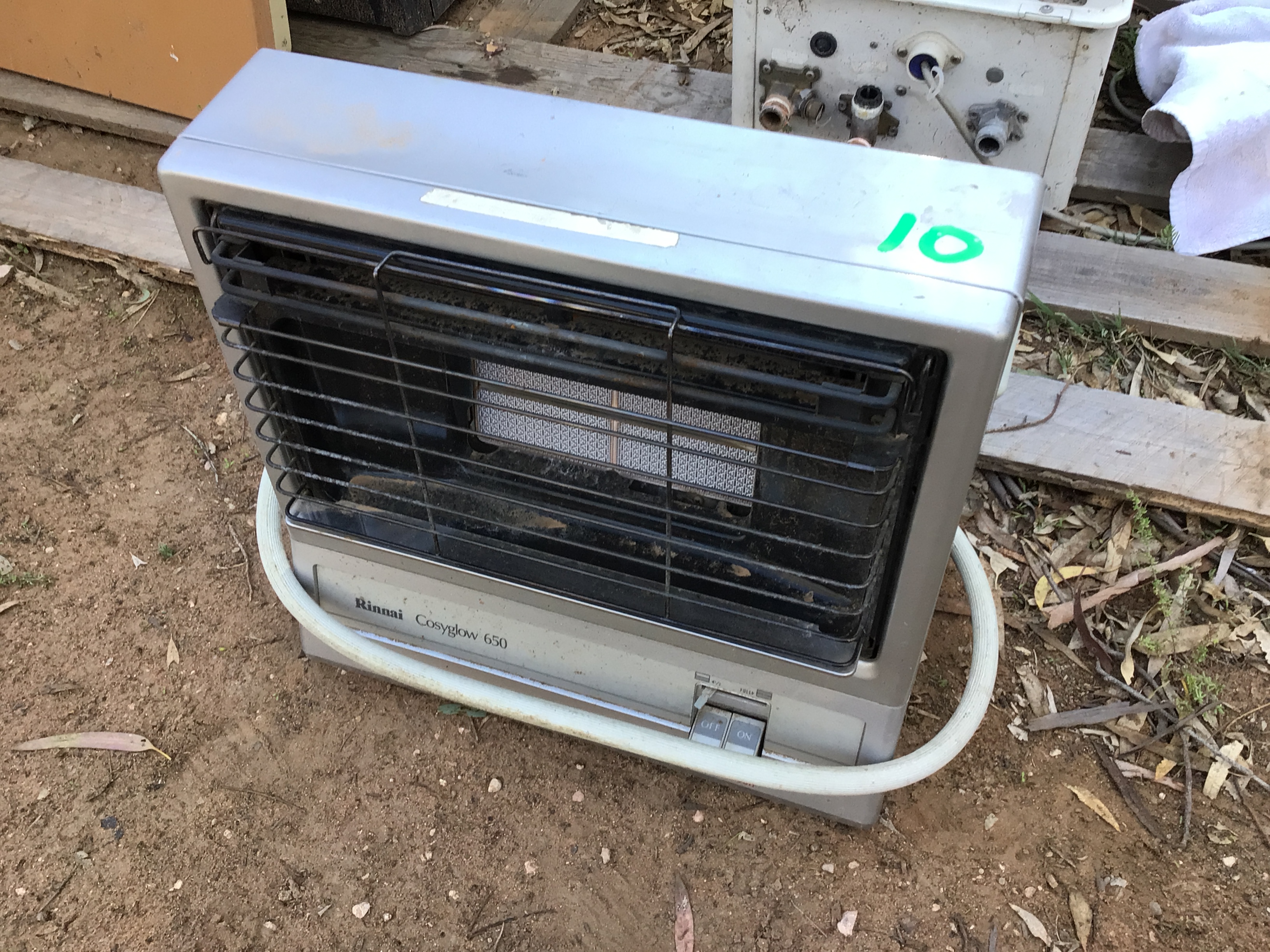 Rinnai Cosyglow 650 Gas Heater Auction (0237-3019459) | Grays Australia