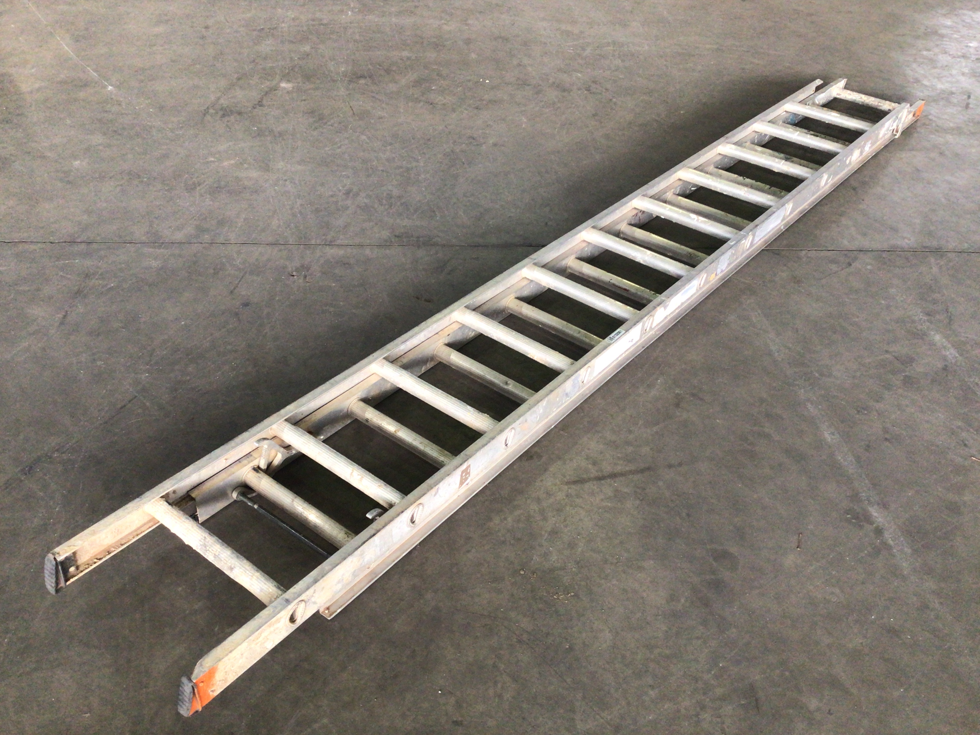 Bailey Extension Ladder Auction (00318013714) Grays Australia