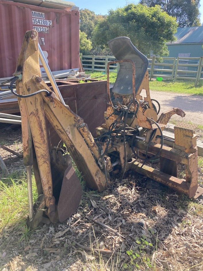 Case D100XR Backhoe Attachment Auction (00595045727) Grays Australia