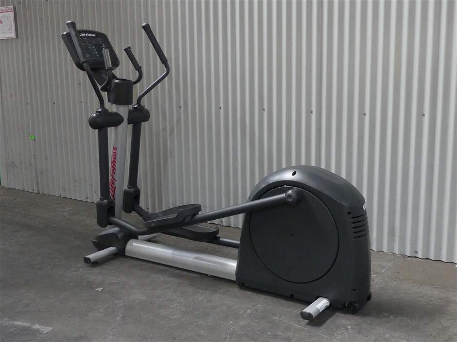 Life fitness x15 on sale elliptical