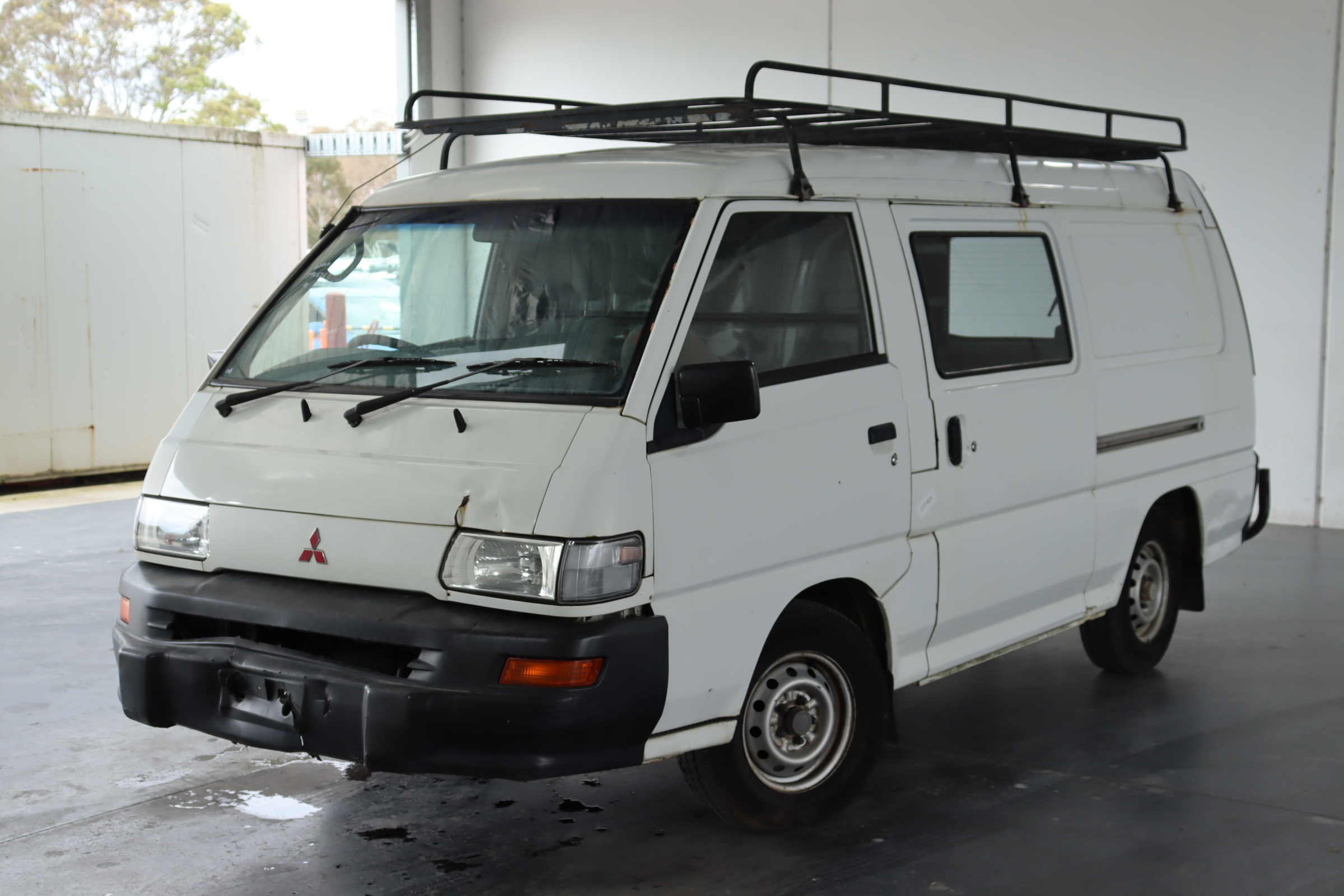 mitsubishi express roof rack
