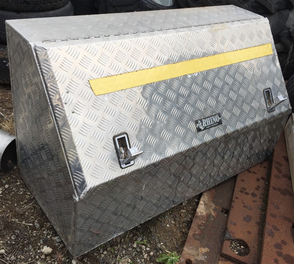 Rhino store tool box