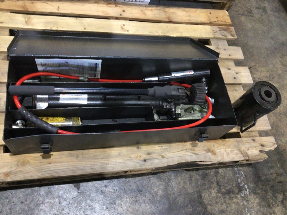 Durapac 2 Stage Manual Hydraulic Pump & Ram Auction (00588014490
