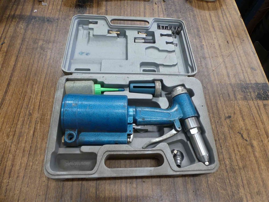 1x Pneumatic Rivet Gun Auction (0039-3020947) | Grays Australia