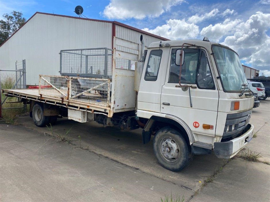 1993 Nissan UD CMF87 Table Top Truck Auction (00045047559) Grays